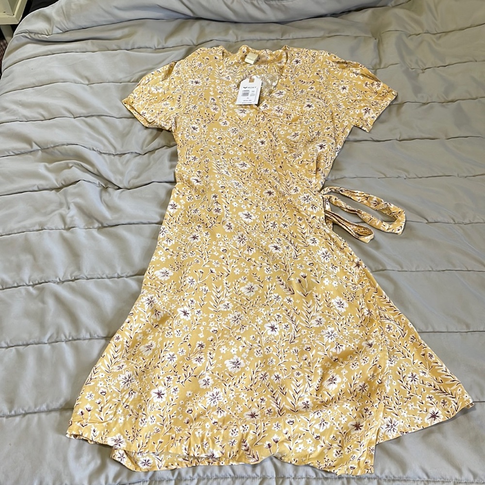 Roxy wrap dress with pockets